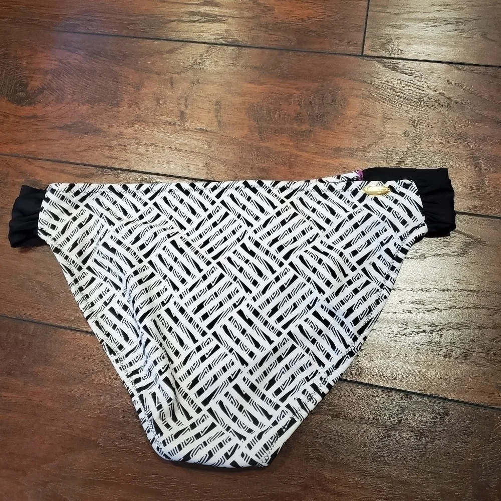 NWT Jessica Simpson Geo Side Shirred swim